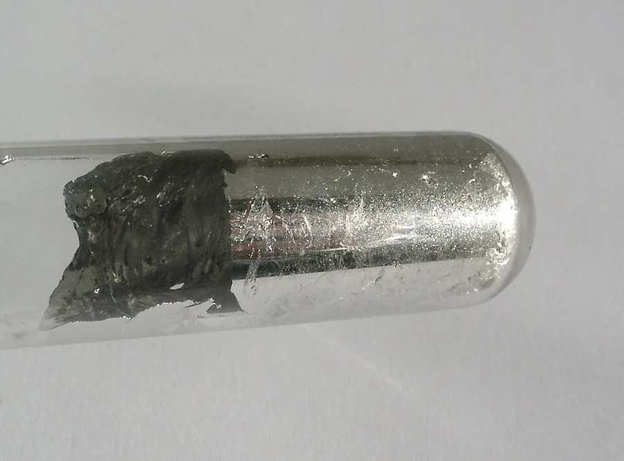 Indium metal